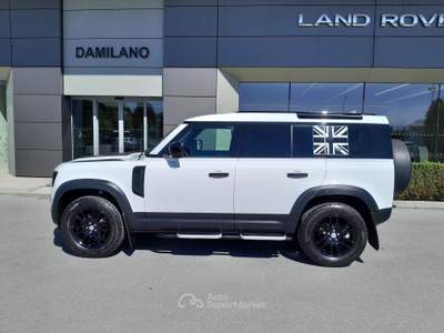 Land Rover Defender 2.0 SD4 240 110 S AWD auto Bianco usata Cuneo