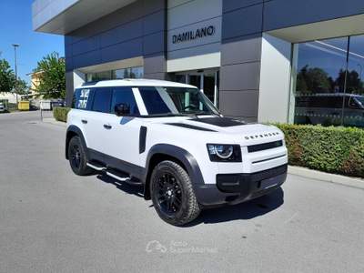 Land Rover Defender 2.0 SD4 240 110 S AWD auto Bianco usata Cuneo