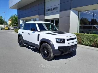 Land Rover Defender 2.0 SD4 240 110 S AWD auto Bianco usata Cuneo