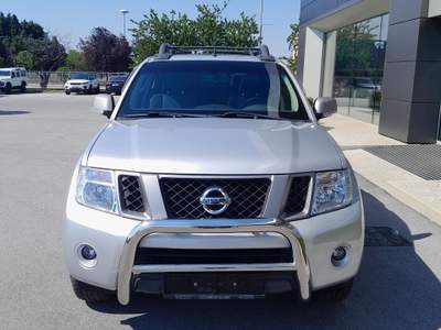 Nissan Navara Navara 2.5 dci d.cab EVO LB 4X4 Platinum Grigio usata Cuneo