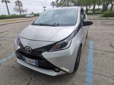 Toyota Aygo 5P. x-wave 2015 Grigio usata Barletta