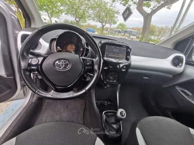 Toyota Aygo 5P. x-wave 2015 Grigio usata Barletta