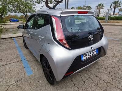 Toyota Aygo 5P. x-wave 2015 Grigio usata Barletta