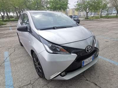 Toyota Aygo 5P. x-wave 2015 Grigio usata Barletta
