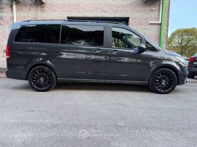 Mercedes-Benz Classe V D PREMIUM 4 MATIC 239CV 7 POSTI TETTO PANORAMA Nero usata Venezia