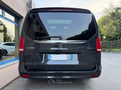 Mercedes-Benz Classe V D PREMIUM 4 MATIC 239CV 7 POSTI TETTO PANORAMA Nero usata Venezia
