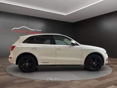 Audi Q5 Q5 2.0 tdi 2 x S-Line Quattro 163cv S-Tronic Bianco usata Cellatica