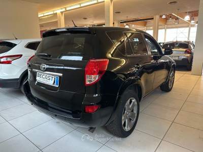 Toyota RAV4 RAV4 Crossover 2.2 D-Cat A/T 150 CV Luxury Nero usata Brendola
