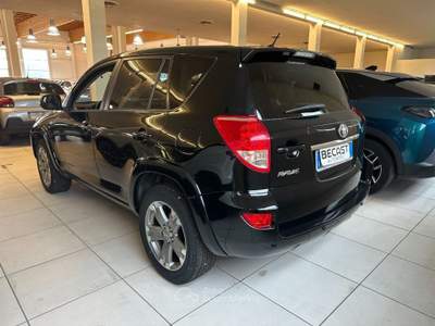 Toyota RAV4 RAV4 Crossover 2.2 D-Cat A/T 150 CV Luxury Nero usata Brendola