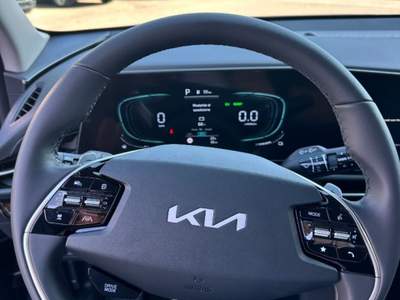 Kia Niro Tri-Fuel 1.6 GDi DCT HEV GPL Style Grigio usata Novara