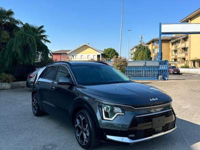 Kia Niro Tri-Fuel 1.6 GDi DCT HEV GPL Style Grigio usata Novara