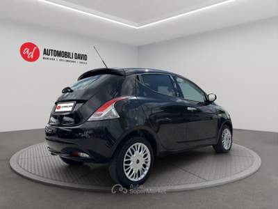 Lancia Ypsilon 1.2 69 CV 5 porte Gold Nero usata Maniago