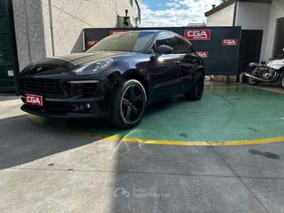 Porsche Macan 2.0  FUUL OPTIONAL + 2 TRENI GOMME E CERCHI Nero usata VOGHERA
