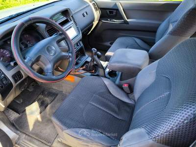 Mitsubishi Pajero 3.2 16V DI-D 3p. Autocarro Grigio usata Casteggio
