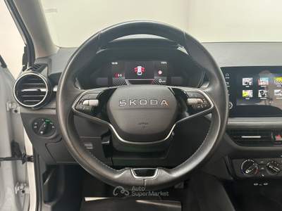 Skoda Fabia 1.0 tsi Young Edition NEOPAT.|CARPLAY|RETROCAMERA Bianco usata Como