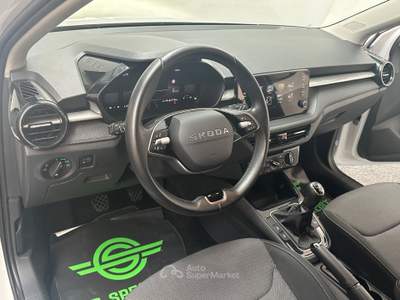 Skoda Fabia 1.0 tsi Young Edition NEOPAT.|CARPLAY|RETROCAMERA Bianco usata Como