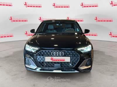 Audi A1 30 1.0 tfsi Identity Contrast 116cv s tronic Nero usata Genova