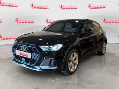 Audi A1 30 1.0 tfsi Identity Contrast 116cv s tronic Nero usata Genova