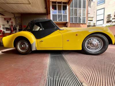 Triumph TR3 A, ORIGINALE Giallo usata Roma