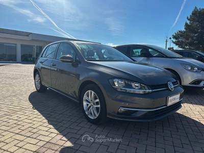 Volkswagen Golf  5p 1.6 tdi Trendline 115cv Grigio usata Alessano