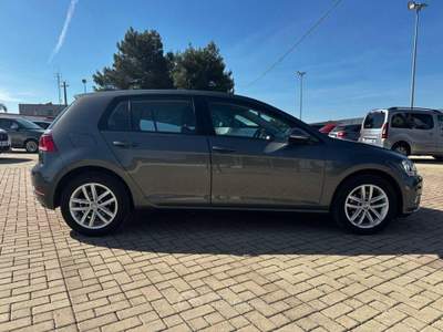 Volkswagen Golf  5p 1.6 tdi Trendline 115cv Grigio usata Alessano