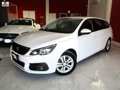 Peugeot 308 308 BlueHDi 130 EAT8 S&S SW GT Line Bianco usata Vittoria