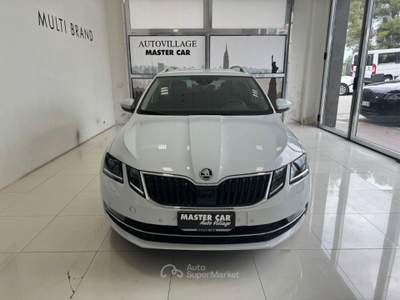 Skoda Octavia Octavia 2.0 TDI DSG Wagon RS Bianco usata Ripalimosani