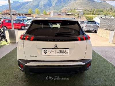 Peugeot 2008  1.2 puretech Allure s&s 100cv Bianco usata Spigno Saturnia
