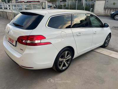 Peugeot 308 S&S SW Allure Bianco usata Castellana Grotte