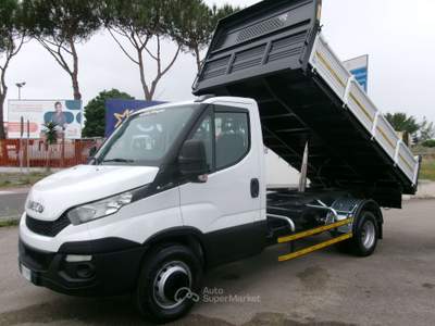 Iveco Daily 60C15 3000 150CV E5 RIBALTABILE TRILATERALE NUOVO PORTATA 27 QUINTALI Bianco usata Giugliano in Campania