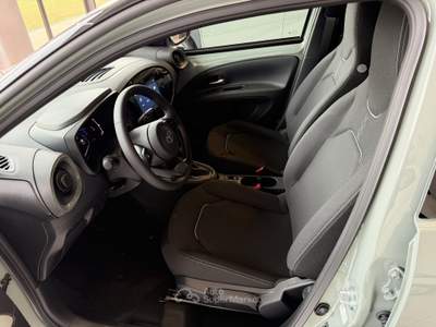 Toyota Aygo X 1.5 HYBRID 115 Icon CVT Verde usata Affi