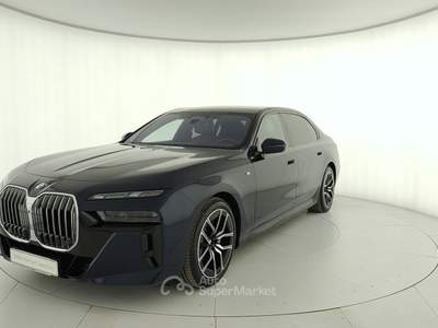 BMW Serie 7 740d 740d mhev xdrive msport pro auto Blu/Azzurro usata Cuneo