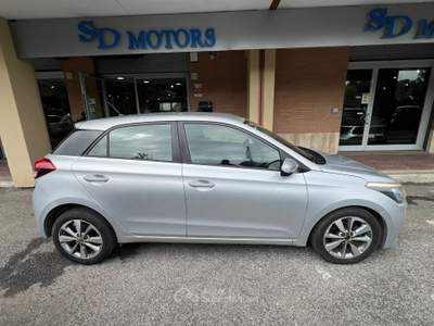 Hyundai i20 i20 5p 1.2 Login 84cv Argento usata Roma