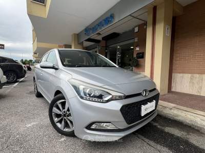 Hyundai i20 i20 5p 1.2 Login 84cv Argento usata Roma