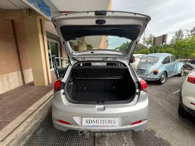 Hyundai i20 i20 5p 1.2 Login 84cv Argento usata Roma