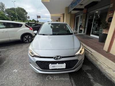 Hyundai i20 i20 5p 1.2 Login 84cv Argento usata Roma