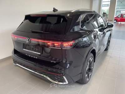 Volkswagen Tiguan 1.5 eTSI 110KW ACT R-Line DSG Gancio Led Garanzia Estesa Camera Nero usata Serravalle