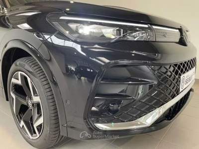 Volkswagen Tiguan 1.5 eTSI 110KW ACT R-Line DSG Gancio Led Garanzia Estesa Camera Nero usata Serravalle