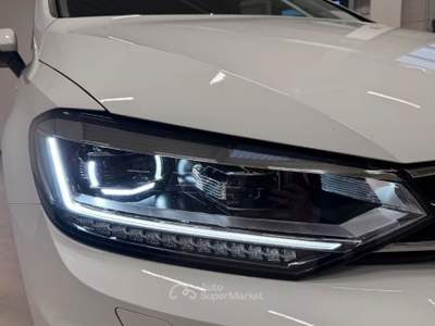 Volkswagen Touran 2.0 TDI SCR DSG R-LINE IQ LED MATRIX NAVI CAMERA COCKPIT Bianco usata Serravalle
