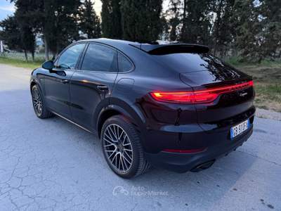 Porsche Cayenne Coupé 3.0 V6 E-Hybrid FULL OPTIONAL Nero usata Gravina in Puglia