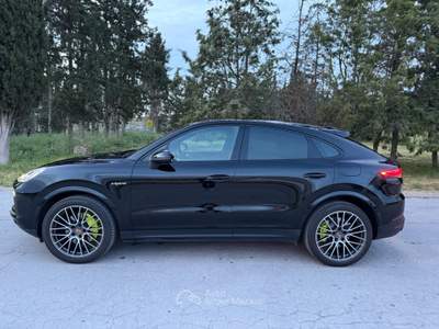 Porsche Cayenne Coupé 3.0 V6 E-Hybrid FULL OPTIONAL Nero usata Gravina in Puglia