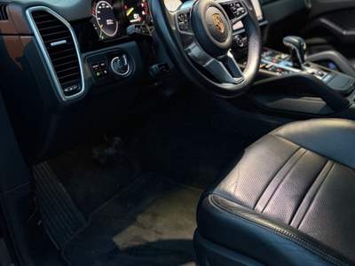 Porsche Cayenne Coupé 3.0 V6 E-Hybrid FULL OPTIONAL Nero usata Gravina in Puglia