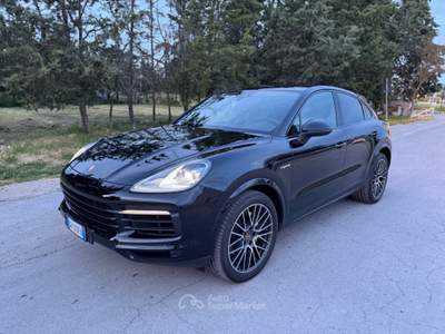 Porsche Cayenne Coupé 3.0 V6 E-Hybrid FULL OPTIONAL Nero usata Gravina in Puglia