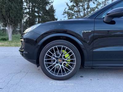 Porsche Cayenne Coupé 3.0 V6 E-Hybrid FULL OPTIONAL Nero usata Gravina in Puglia