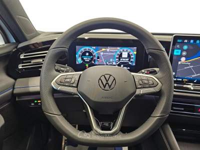 Volkswagen Tiguan 1.5 eTSI 110KW ACT R-Line DSG Black Style 20" Camera Matrix Led Bianco usata Serravalle