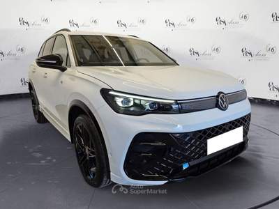 Volkswagen Tiguan 1.5 eTSI 110KW ACT R-Line DSG Black Style 20" Camera Matrix Led Bianco usata Serravalle