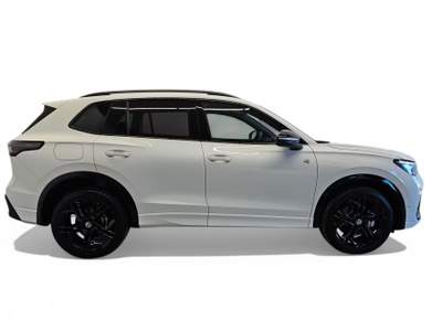 Volkswagen Tiguan 1.5 eTSI 110KW ACT R-Line DSG Black Style 20" Camera Matrix Led Bianco usata Serravalle