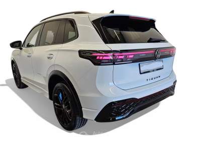 Volkswagen Tiguan 1.5 eTSI 110KW ACT R-Line DSG Black Style 20" Camera Matrix Led Bianco usata Serravalle