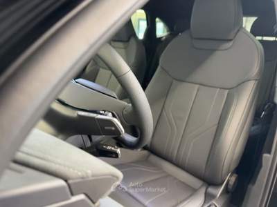 Audi Q3 TFSI 110 Kw S tronic S Line MATRIX LED CAMERA TETTO Nero usata Serravalle