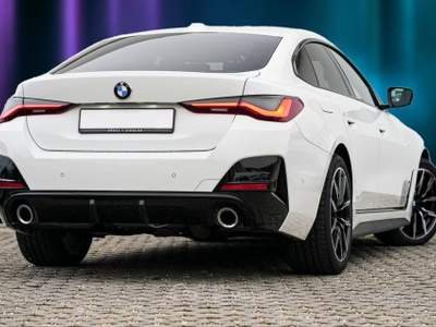 BMW Serie 4 420d 420d Gran Coupè M SPORT 19" Gancio Led Pelle Camera Bianco usata Serravalle